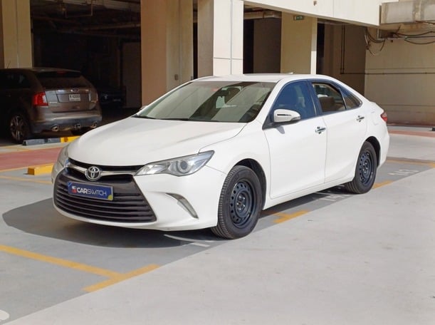 Used 2017 Toyota Camry for sale in Dubai