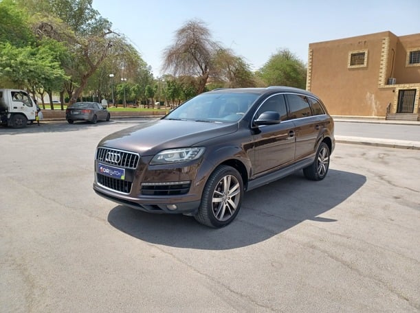 Used 2012 Audi Q7 for sale in Riyadh