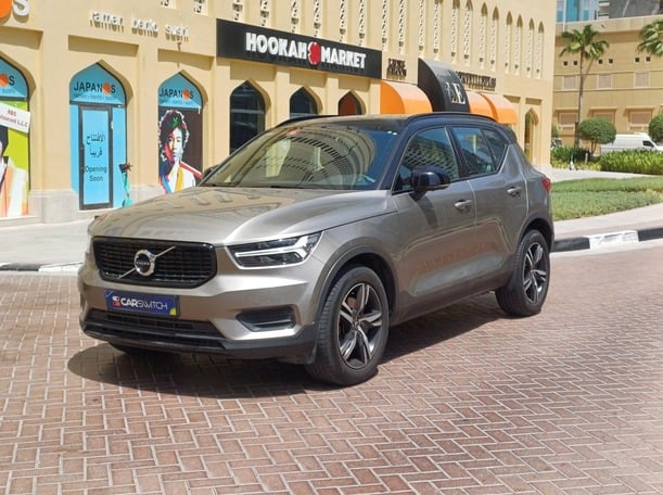 Used 2022 Volvo XC40 for sale in Dubai