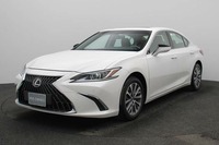 Used 2023 Lexus ES300h for sale in Dubai