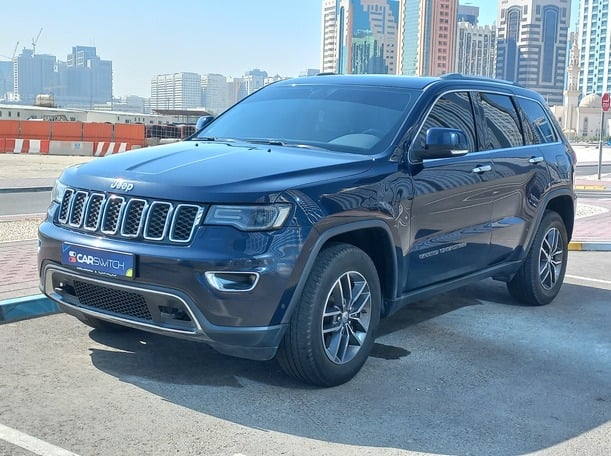 Used 2018 Jeep Grand Cherokee for sale in Abu Dhabi