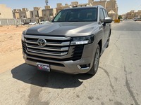 Used 2024 Toyota Land Cruiser for sale in Riyadh