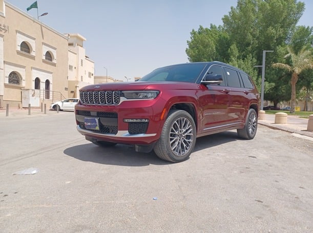 Used 2021 Jeep Grand Cherokee for sale in Riyadh