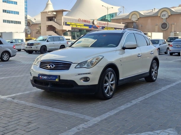 مستعمله 2015 انفنتي QX50 للبيع فى الشارقة