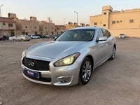 مستعمله 2017 انفنتي Q70 للبيع فى الرياض