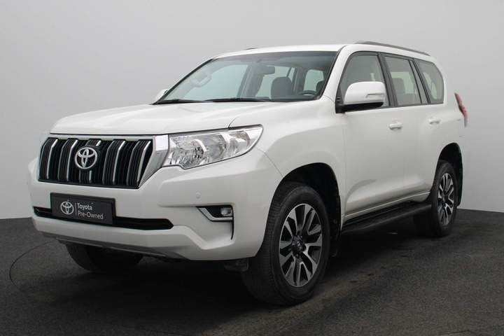 Used 2023 Toyota Prado for sale in Abu Dhabi