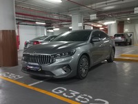 Used 2021 Kia Cadenza for sale in Dubai