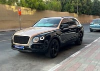 Used 2019 Bentley Bentayga for sale in Dubai