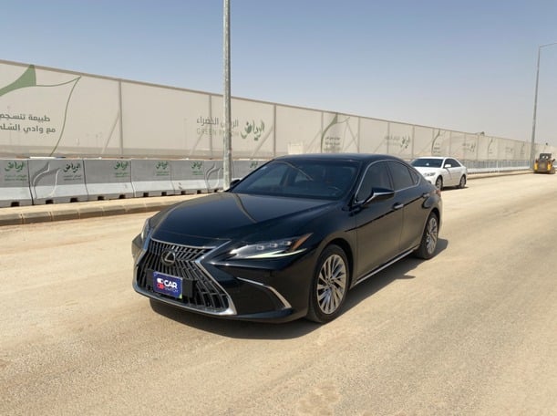 Used 2022 Lexus ES250 for sale in Riyadh