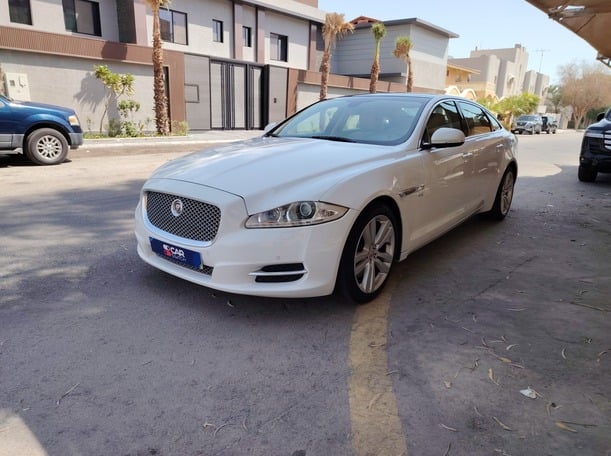 Used 2015 Jaguar XJL for sale in Al Khobar