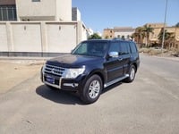 Used 2015 Mitsubishi Pajero for sale in Jeddah