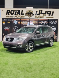 Used 2016 Nissan Pathfinder for sale in Umm Al Quwain