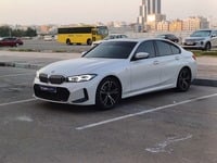 Used 2023 BMW 320 for sale in Abu Dhabi