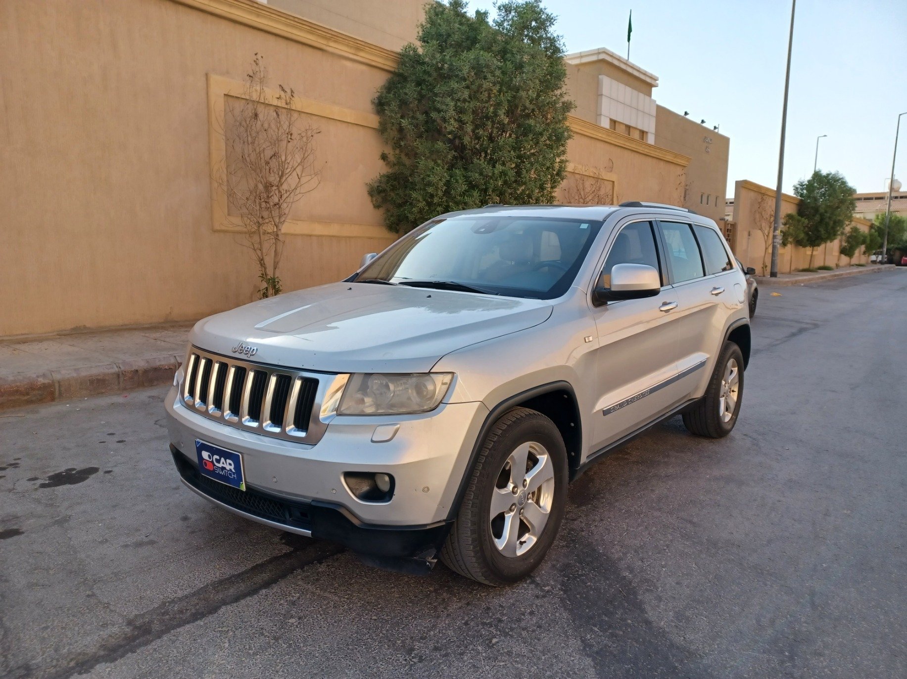 Used 2012 Jeep Grand Cherokee for sale in Riyadh