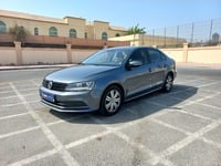 Used 2015 Volkswagen Jetta for sale in Dubai