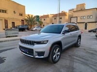 Used 2021 Jeep Grand Cherokee for sale in Riyadh