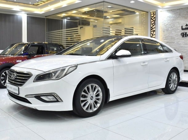 Used 2017 Hyundai Sonata for sale in Dubai