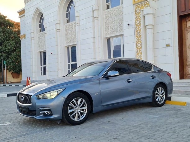 Used 2016 Infiniti Q50 for sale in Dubai