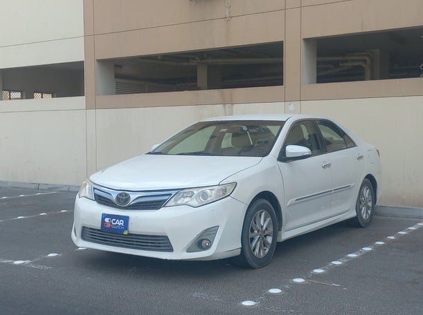 Used 2013 Toyota Camry for sale in Ajman