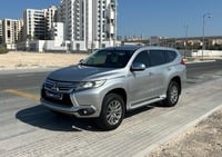 Used 2016 Mitsubishi Montero Sport for sale in Dubai