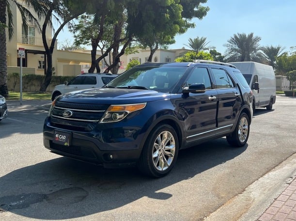 Used 2012 Ford Explorer for sale in Dubai