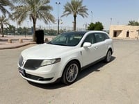 Used 2014 Lincoln MKT for sale in Riyadh