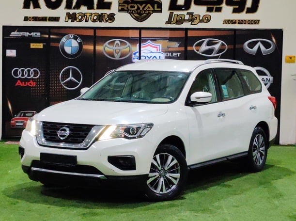 Used 2020 Nissan Pathfinder for sale in Umm Al Quwain