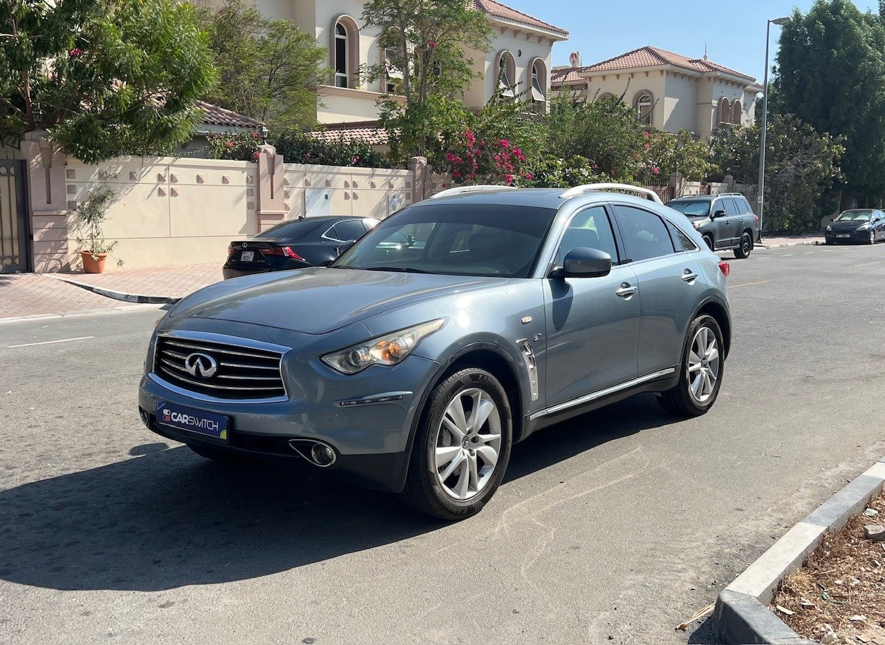 Used 2017 Infiniti QX70 for sale in Dubai