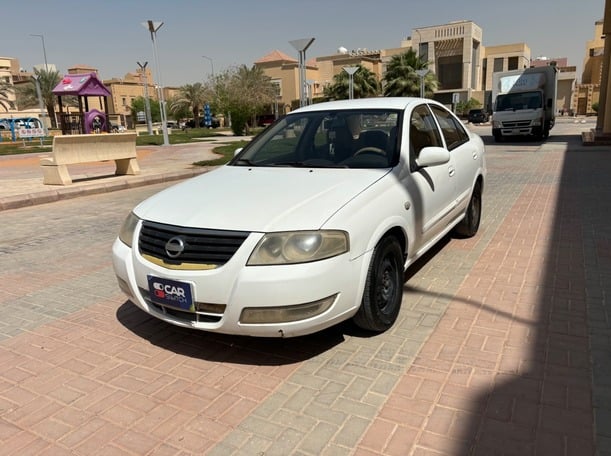 Used 2013 Nissan Sunny for sale in Riyadh