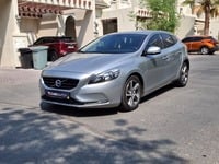 Used 2015 Volvo V40 for sale in Dubai