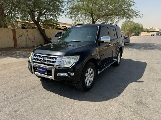 Used 2016 Mitsubishi Pajero for sale in Riyadh