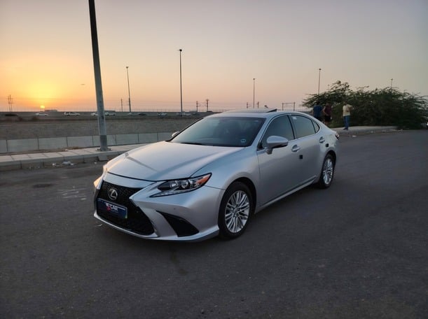 Used 2013 Lexus ES250 for sale in Jeddah