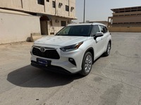 Used 2023 Toyota Highlander for sale in Riyadh