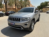 Used 2015 Jeep Grand Cherokee for sale in Riyadh