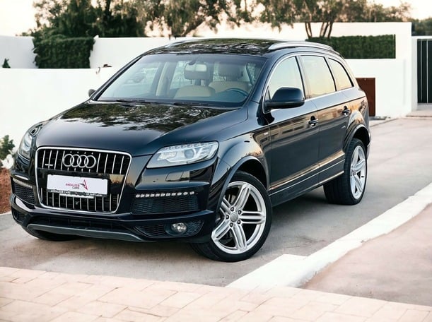 Used 2016 Audi Q7 for sale in Dubai