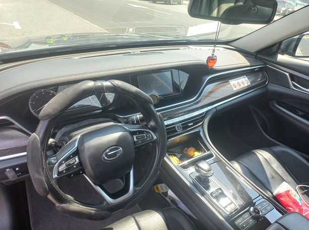 Car image 11