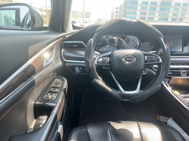 Car image 17