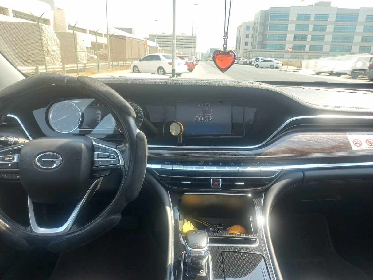 Car image 15