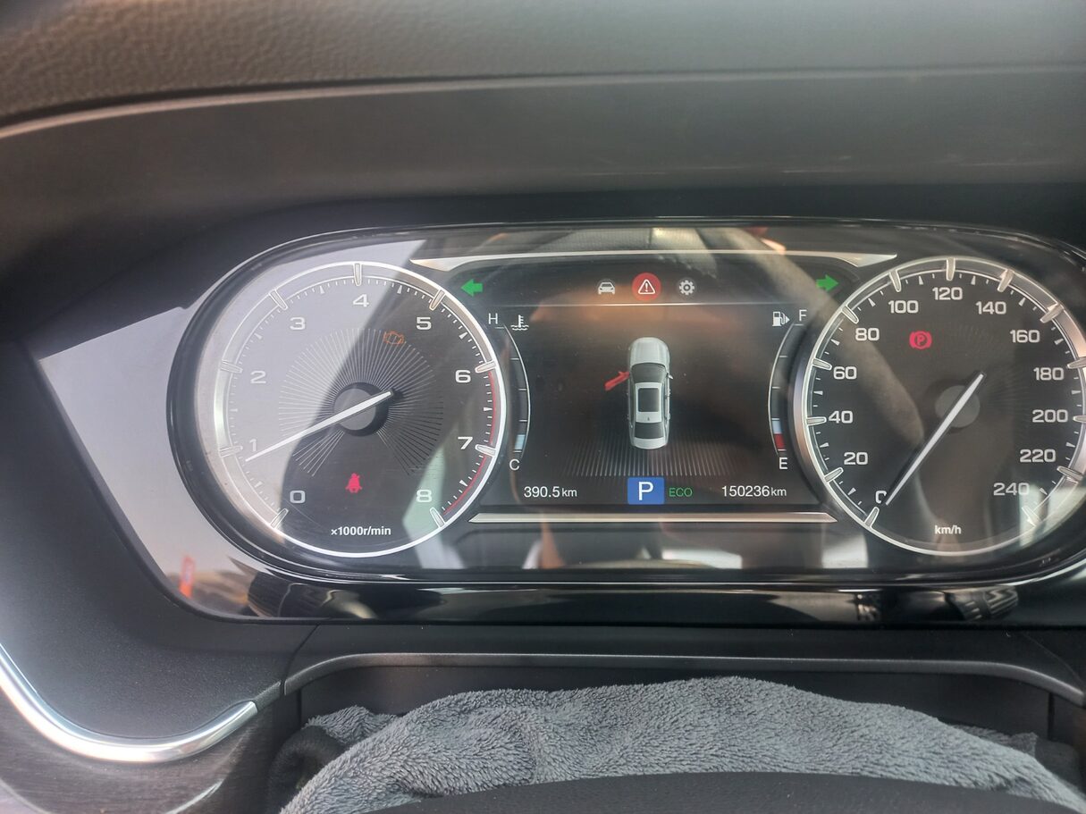Car image 18