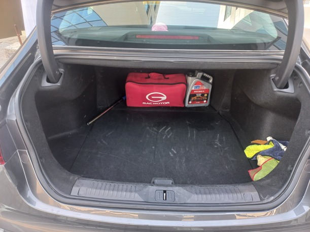 Car image 19
