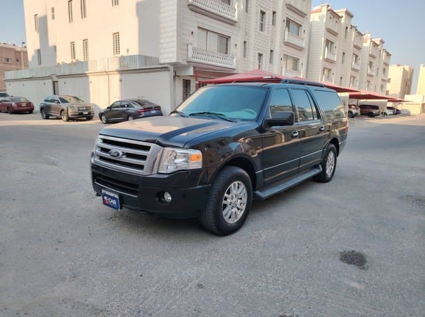 Used 2013 Ford Expedition for sale in Dammam