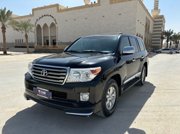 Used 2015 Toyota Land Cruiser for sale in Riyadh