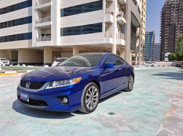 Used 2015 Honda Accord for sale in Dubai