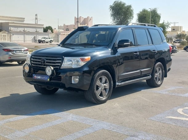 Used 2015 Toyota Land Cruiser for sale in Abu Dhabi