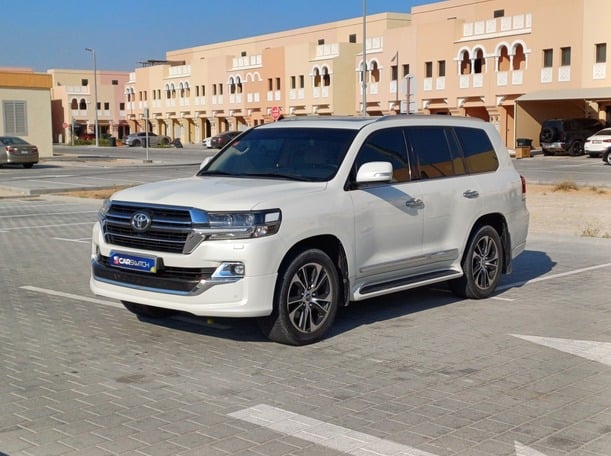 Used 2020 Toyota Land Cruiser for sale in Abu Dhabi