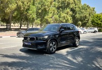 Used 2020 Volvo XC40 for sale in Dubai