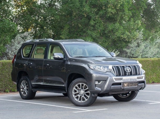 Used 2018 Toyota Prado for sale in Dubai