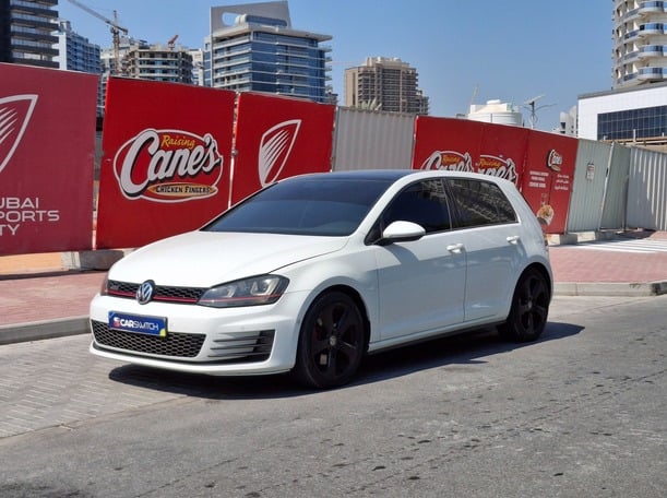 Used 2016 Volkswagen Golf for sale in Dubai