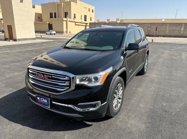 Used 2017 GMC Acadia for sale in Riyadh