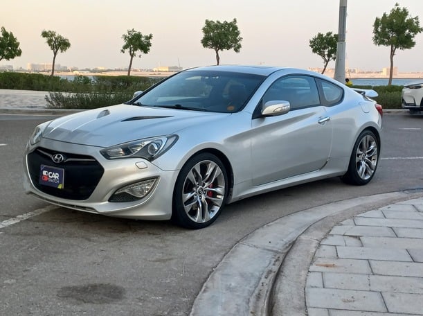 Used 2013 Hyundai Genesis for sale in Abu Dhabi